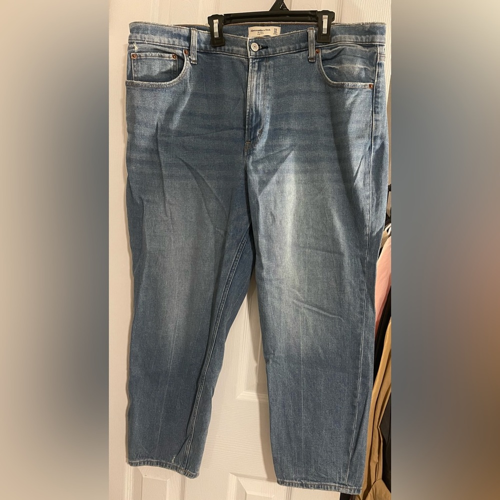 Abercrombie & Fitch women’s The Mom High Rise jeans, size 33, size 16 short